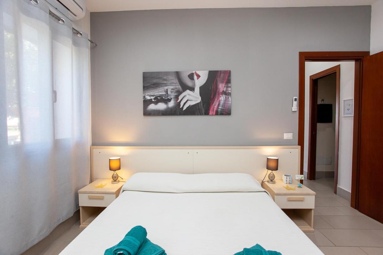 Mivida "Le Stanze Di Ada" Bed & Breakfast San Teodoro  Luaran gambar