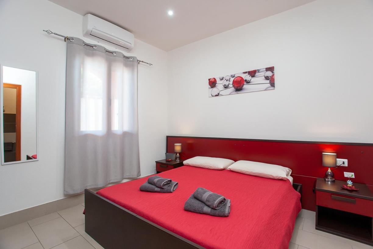 Mivida "Le Stanze Di Ada" Bed & Breakfast San Teodoro  Luaran gambar