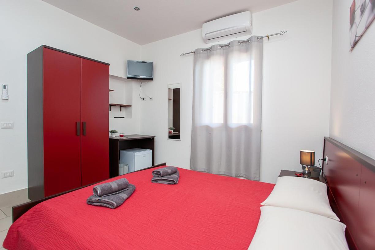 Mivida "Le Stanze Di Ada" Bed & Breakfast San Teodoro  Luaran gambar