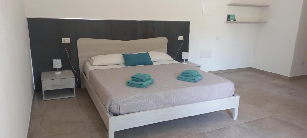 Mivida "Le Stanze Di Ada" Bed & Breakfast San Teodoro  Bilik gambar