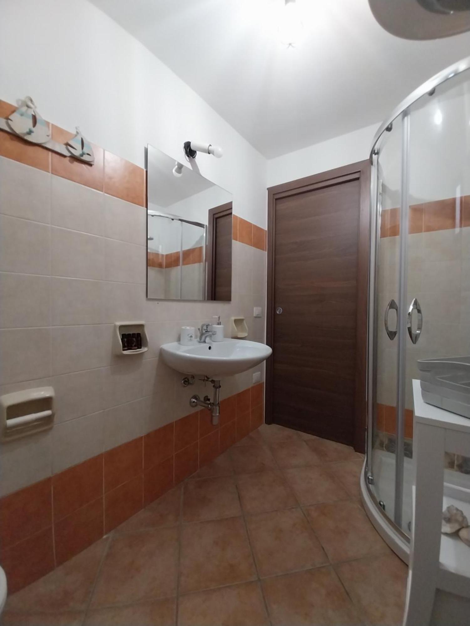 Mivida "Le Stanze Di Ada" Bed & Breakfast San Teodoro  Luaran gambar